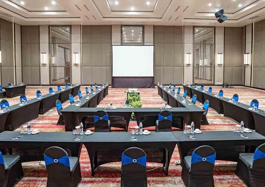 Gumaya Tower Hotel Semarang Buitenkant foto