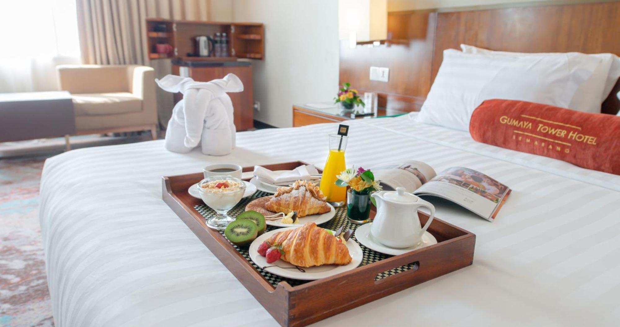 Gumaya Tower Hotel Semarang Buitenkant foto