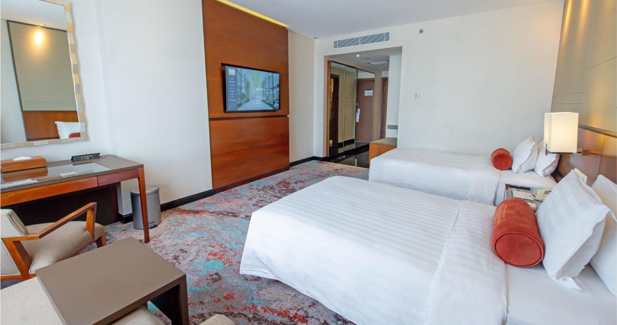 Gumaya Tower Hotel Semarang Buitenkant foto