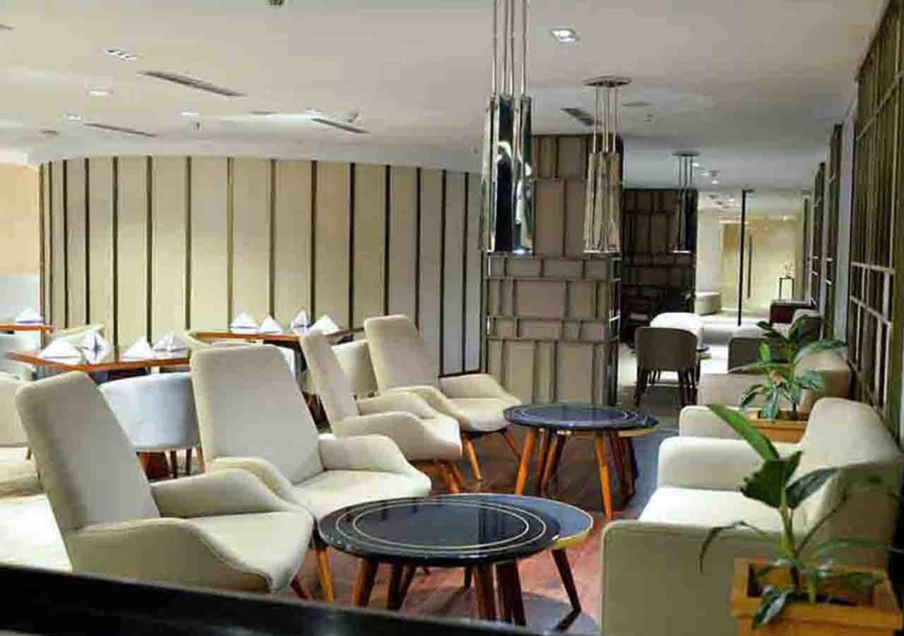 Gumaya Tower Hotel Semarang Buitenkant foto